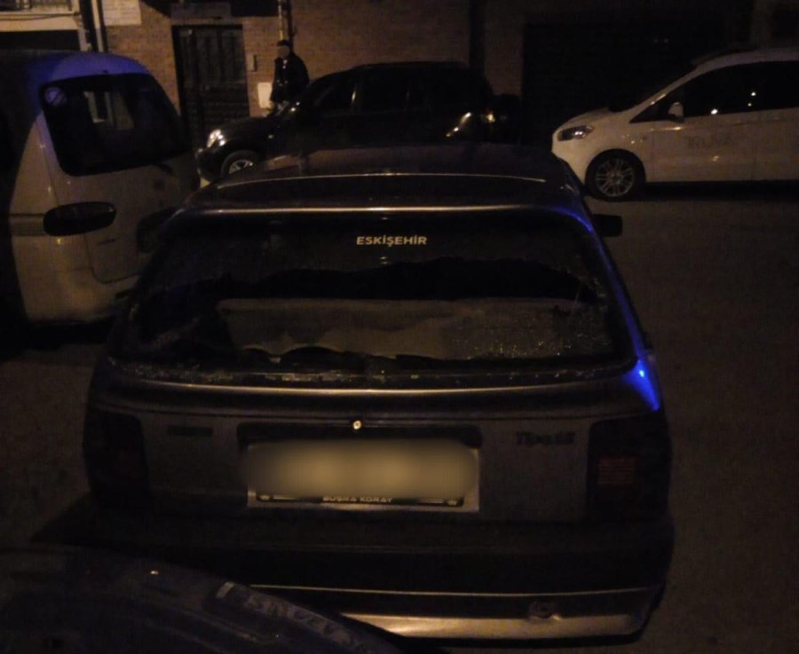 Bir Aracın Ağır Hasar Adlığı Kavgayla İlgili Polis 2 Şüpheliyi Yakaladı
