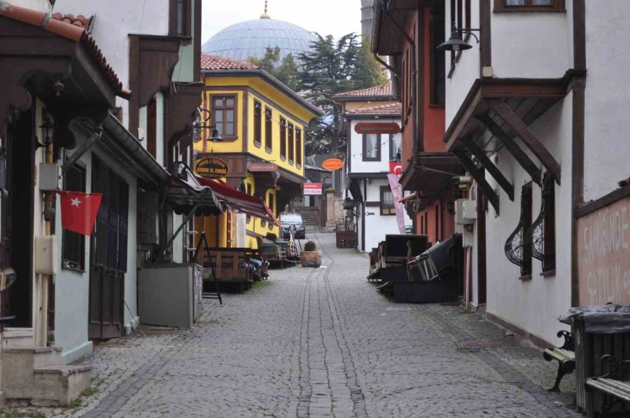 Esnaftan "o Kararı Yeniden Değerlendirin" Çağrısı