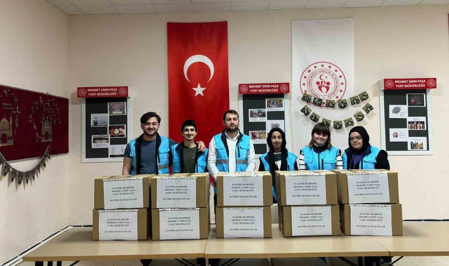 Karaman’da Gönüllü Üniversite Öğrencileri İyilikte Yarışıyor