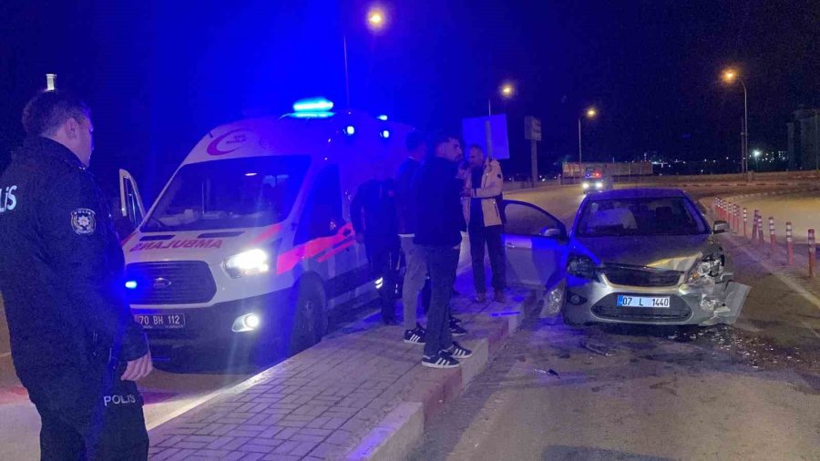 Karaman’da 2 Otomobil Kafa Kafaya Çarpıştı: 2 Yaralı