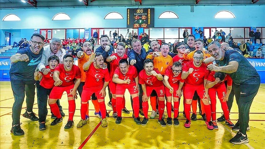 Başkan Çolakbayrakdar, Dünya İkincisi Olan Kocasinan’ın Özel Sporcusunu Tebrik Etti