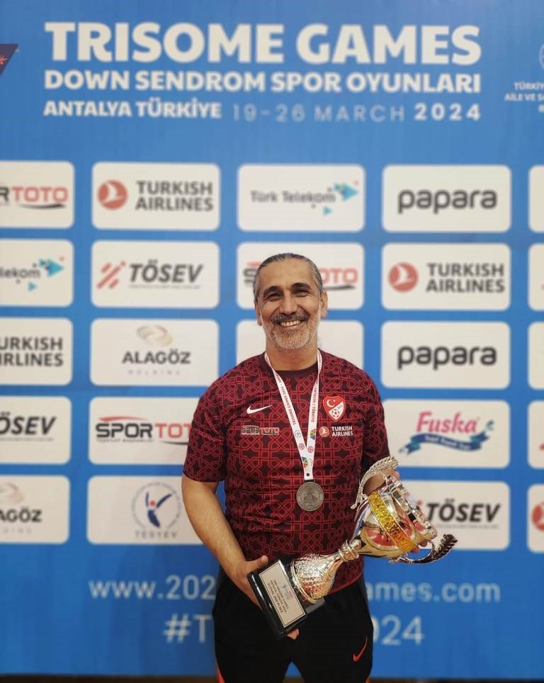 Başkan Çolakbayrakdar, Dünya İkincisi Olan Kocasinan’ın Özel Sporcusunu Tebrik Etti