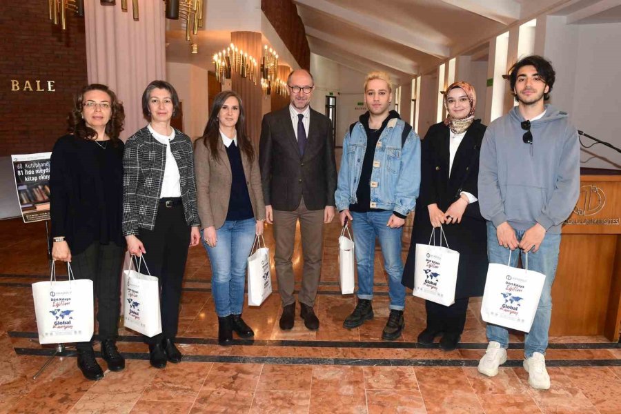 Anadolu Üniversitesinde Kitap Okuma Etkinliği Düzenlendi