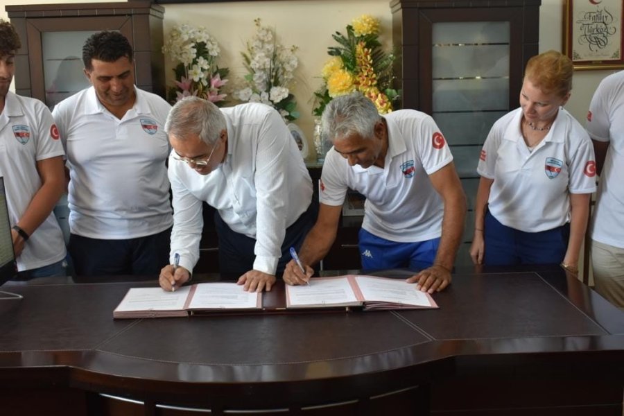 Öğrencilere Dalış Ve İlk Yardım Kursu