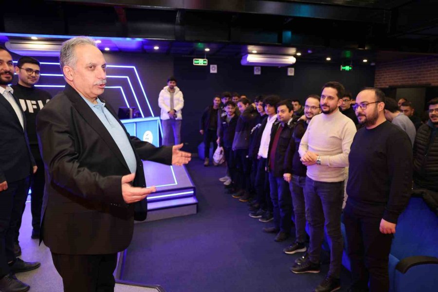 Başkan Yalçın ‘bizim Semtin Gençleri’ İle Buluştu