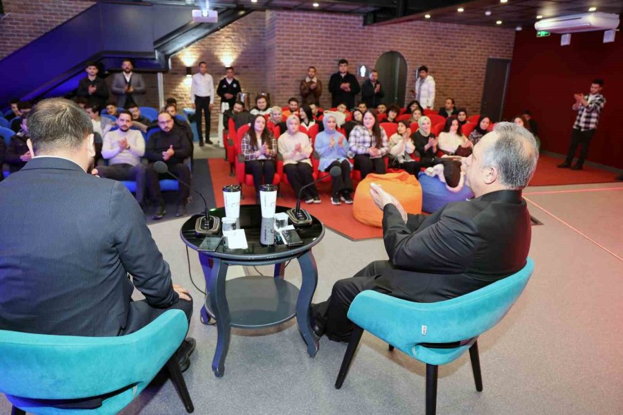 Başkan Yalçın ‘bizim Semtin Gençleri’ İle Buluştu