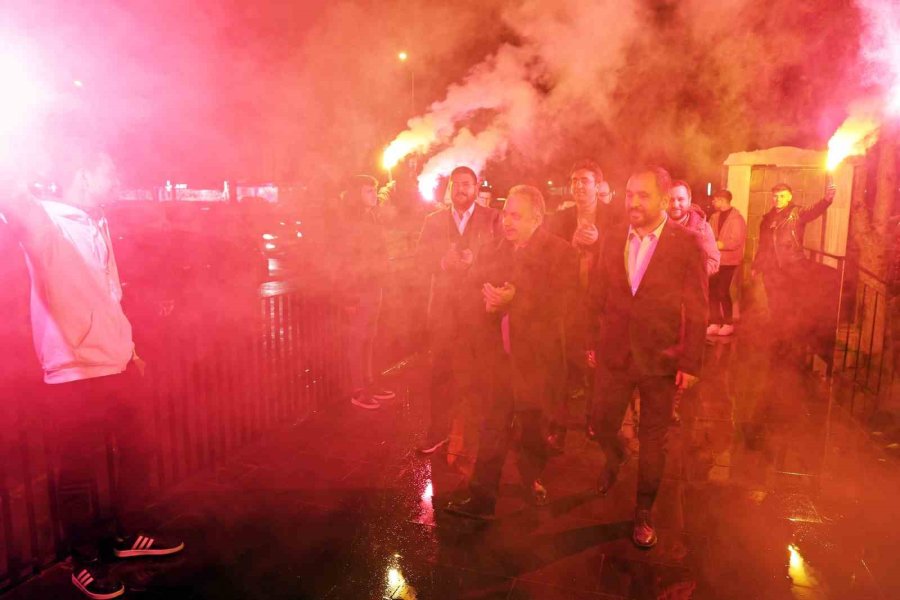 Başkan Yalçın ‘bizim Semtin Gençleri’ İle Buluştu