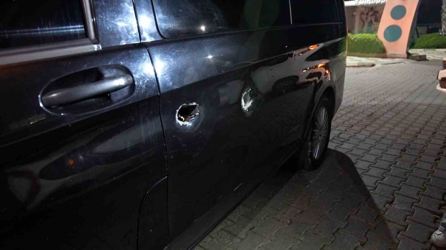 Tarsus Belediye Başkanı Bozdoğan’ın Aracı Kurşunlandı