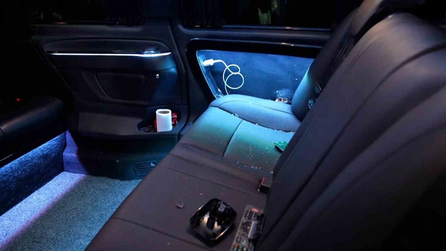 Tarsus Belediye Başkanı Bozdoğan’ın Aracı Kurşunlandı