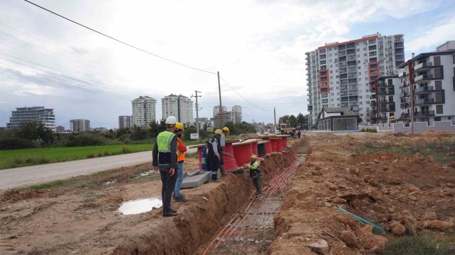 Antalya’da 7 İlçeye 128 Trafo, 2 Bin 358 Aydınlatma Direği Yatırımı Yapıldı