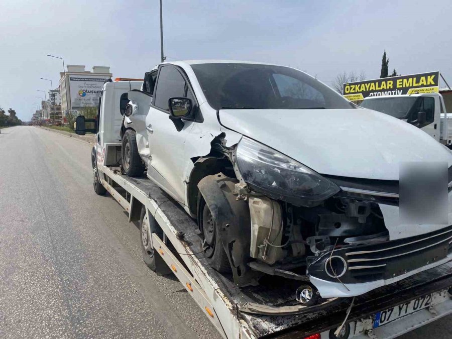 Kazada Yaralanan Anne Kucağında Çocukla Gözyaşı Döktü