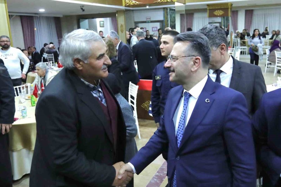 Şehit Aileleri Gaziler Ve Aileleri Onuruna İftar Yemeği Düzenlendi