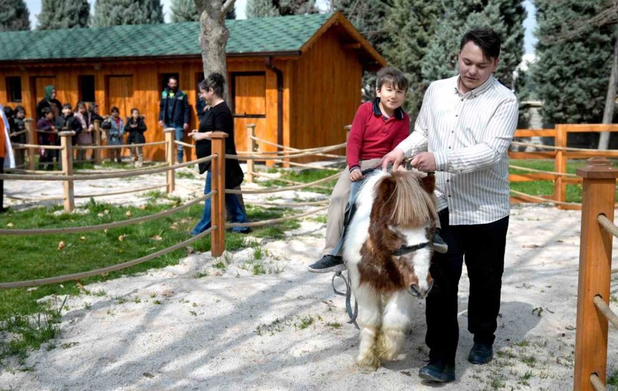Karatay Tabiat Mektebi Eğitimlere Başladı