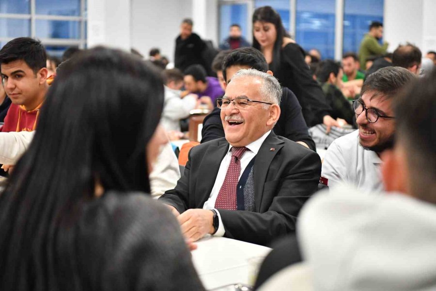 Başkan Büyükkılıç; Kayü’de Öğrencilerle İftar Sofrasında Buluştu