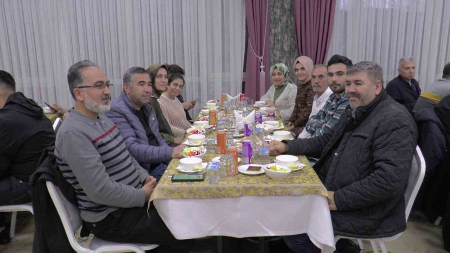 Eğitim Camiası İftarda Buluştu