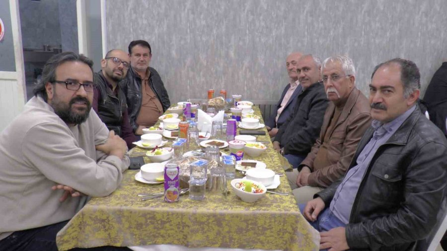 Eğitim Camiası İftarda Buluştu