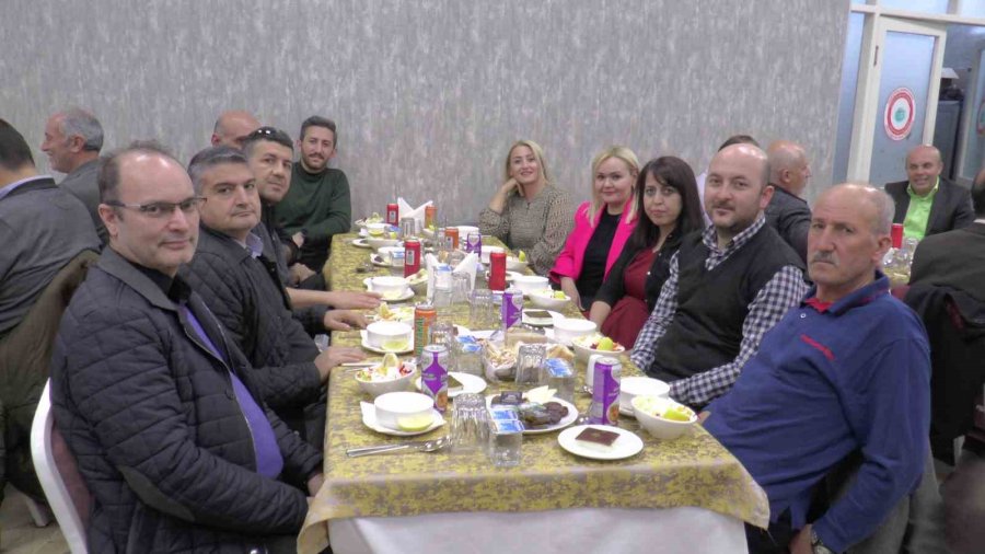 Eğitim Camiası İftarda Buluştu