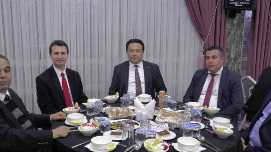 Eğitim Camiası İftarda Buluştu