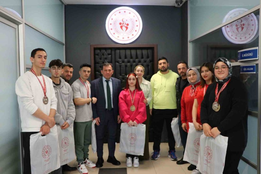 Bilek Güreşinde Kayseri’ye 10 Madalya