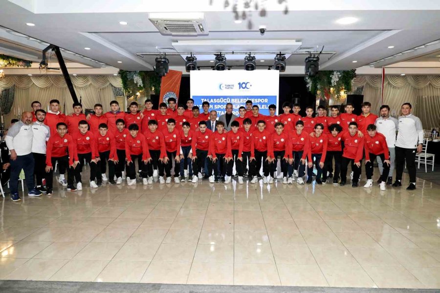 Talasgücü Belediyespor Altyapı Sporcularıyla Buluşan Başkan Yalçın;