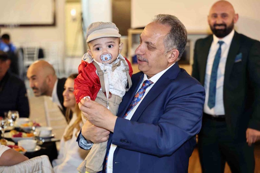 Talasgücü Belediyespor Altyapı Sporcularıyla Buluşan Başkan Yalçın;