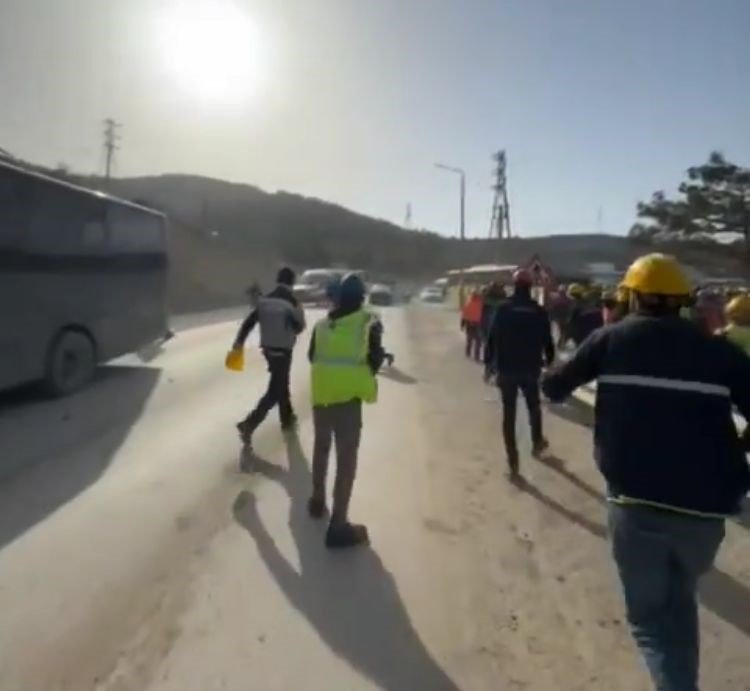 Akkuyu Ngs’de Gerginlik: İşçiler, Firma Yetkililerinin Araçlarını Taşladı