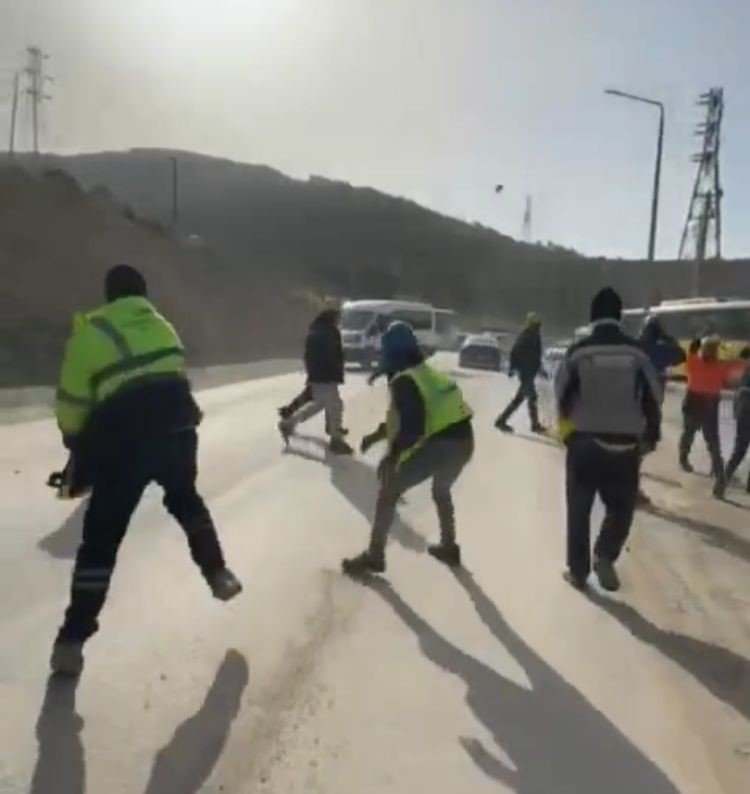 Akkuyu Ngs’de Gerginlik: İşçiler, Firma Yetkililerinin Araçlarını Taşladı