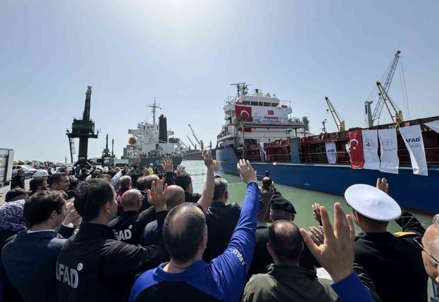 8. "iyilik Gemisi" Gazze’ye Uğurlandı
