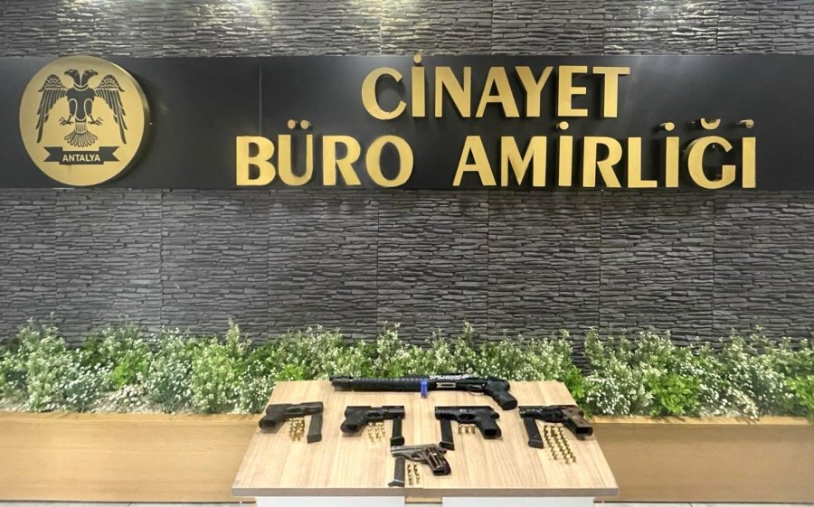 Antalya’da Mermilerin Yağdığı Silahlı Kavgaya 14 Tutuklama