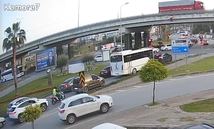 Kırmızı Işık İhlali, Motosiklet Sürücüsünü Hayattan Koparıyordu