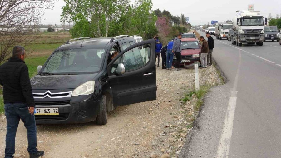Antalya’da 3 Araçlı Zincirleme Kaza: 1 Yaralı
