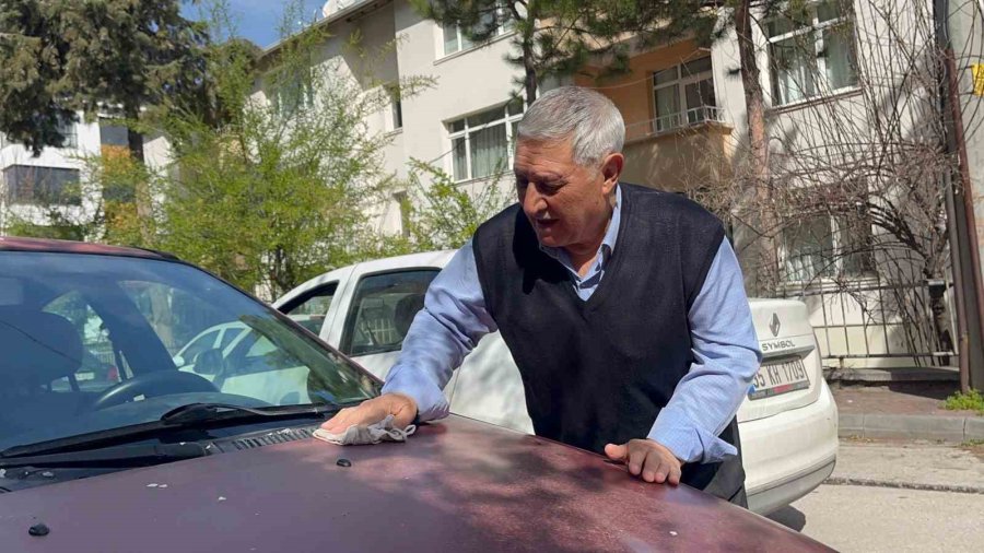 Eskişehir’de Yağmurla Birlikte Gelen Çamur Araç Sahiplerini Üzdü