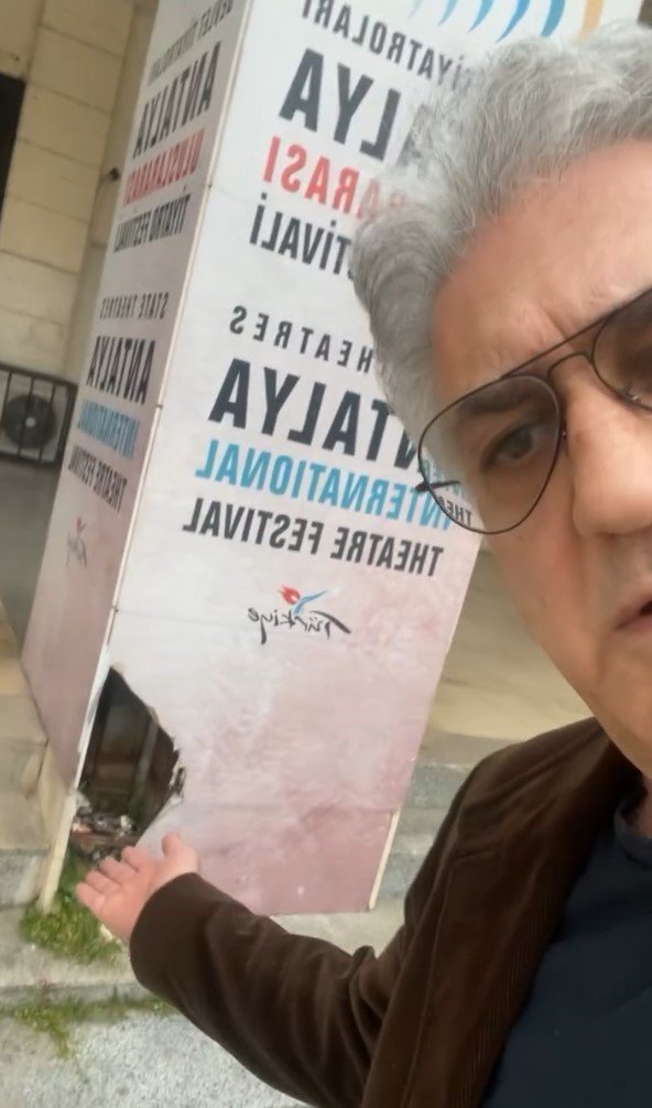 Tamer Karadağlı, Antalya’daki Kültür Merkezinin Bakımsızlığından Şikayet Etti