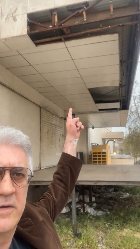 Tamer Karadağlı, Antalya’daki Kültür Merkezinin Bakımsızlığından Şikayet Etti