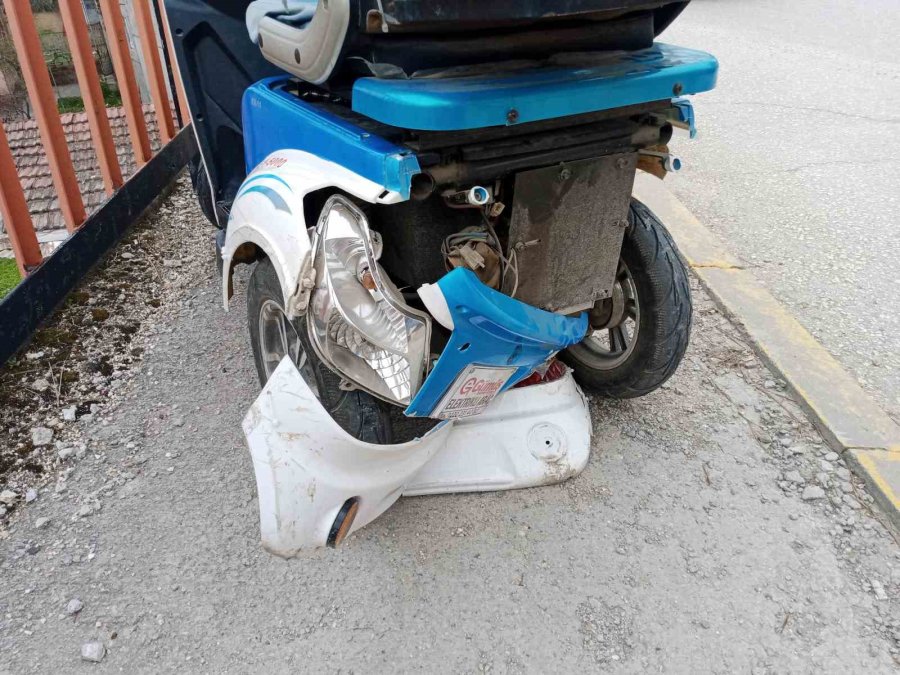 Kazada Yaralanan Alkollü Engelli Sürücü Sağlık Personellerine Zorluk Çıkarttı