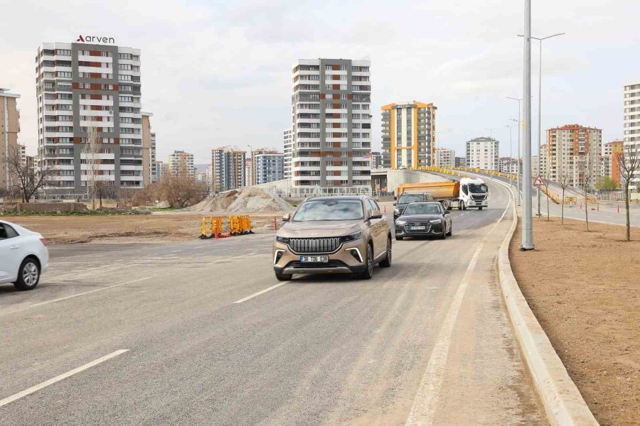 Başkan Büyükkılıç; 150 Milyon Tl’lik Yolu Togg İle Deneyimledi