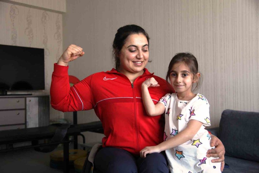 Evden Çıkabilmeyi Hayal Ederken Şimdi Dünya Şampiyonluğunu Hedefliyor