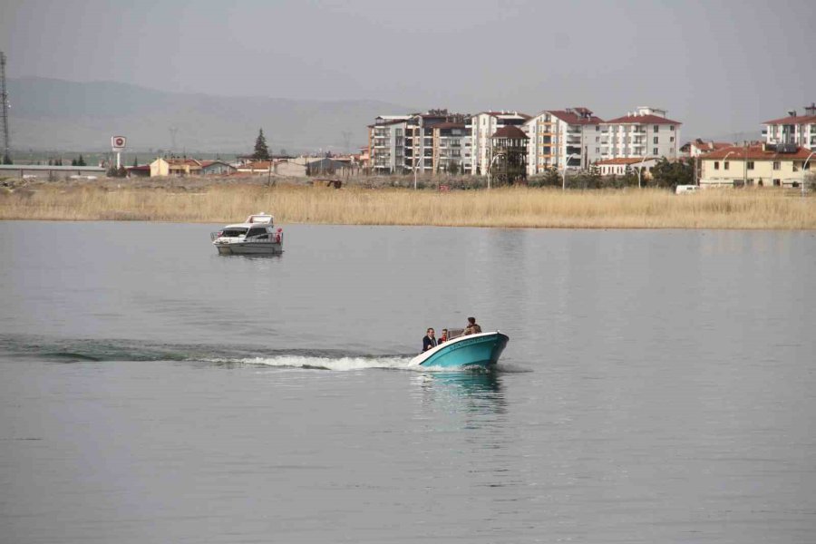 Beyşehir Gölü Hayalet Ağlardan Temizleniyor