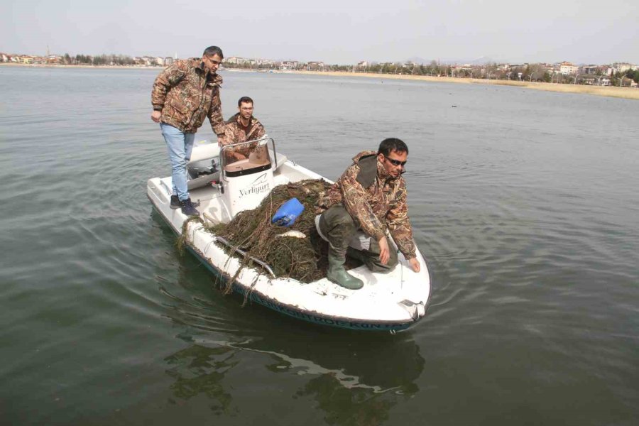 Beyşehir Gölü Hayalet Ağlardan Temizleniyor