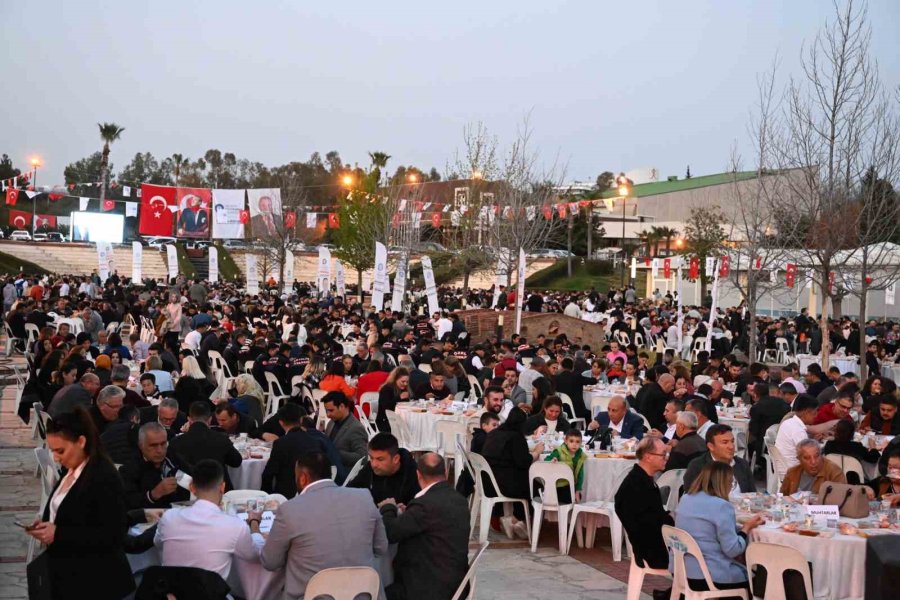 Başkan Böcek: "en Fazla Maaşı Ödemenin Gururunu Yaşıyorum"