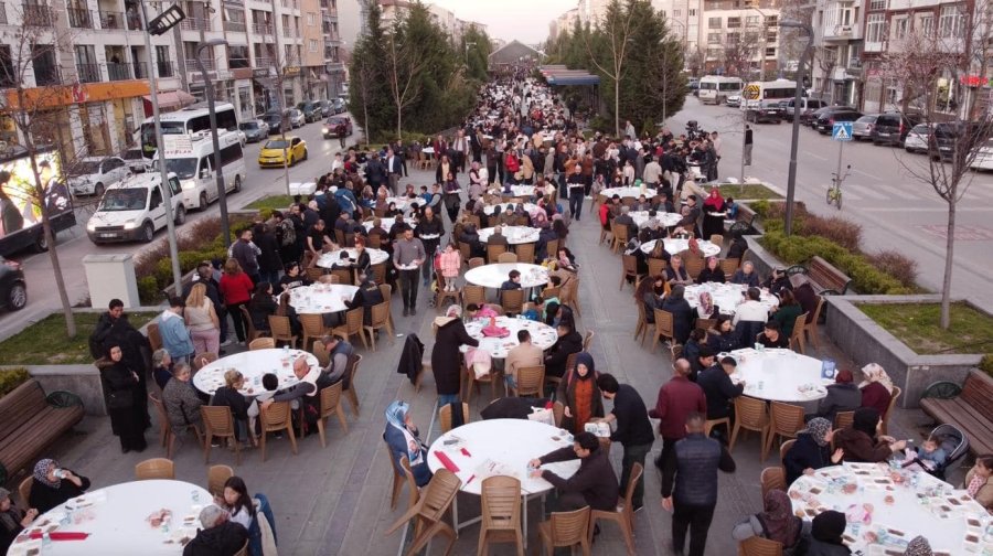 Hamid Yüzügüllü Vatandaşlarla İftarda Buluştu