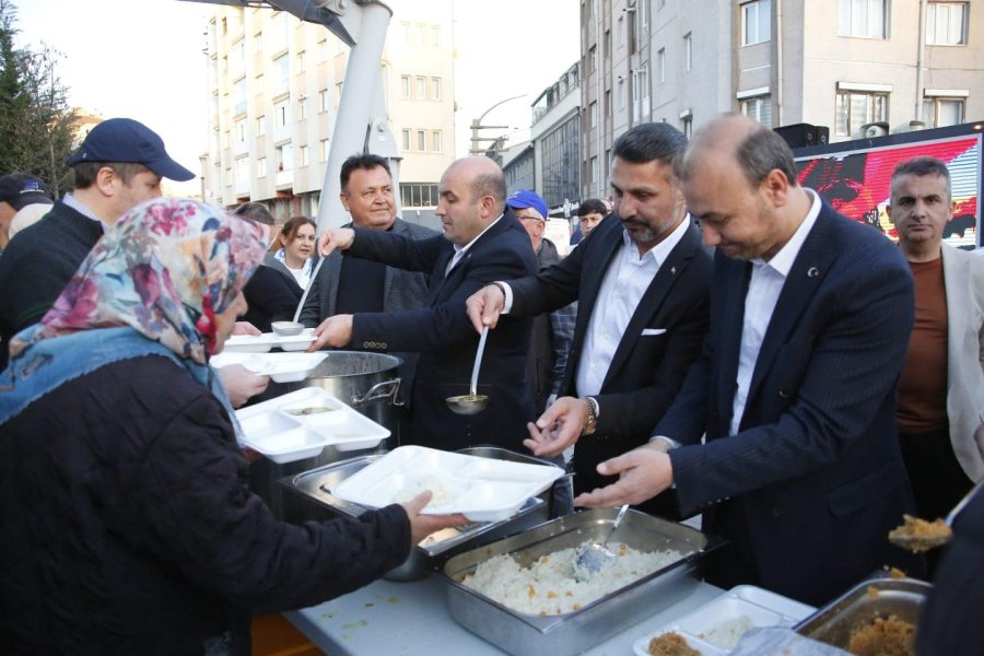 Hamid Yüzügüllü Vatandaşlarla İftarda Buluştu