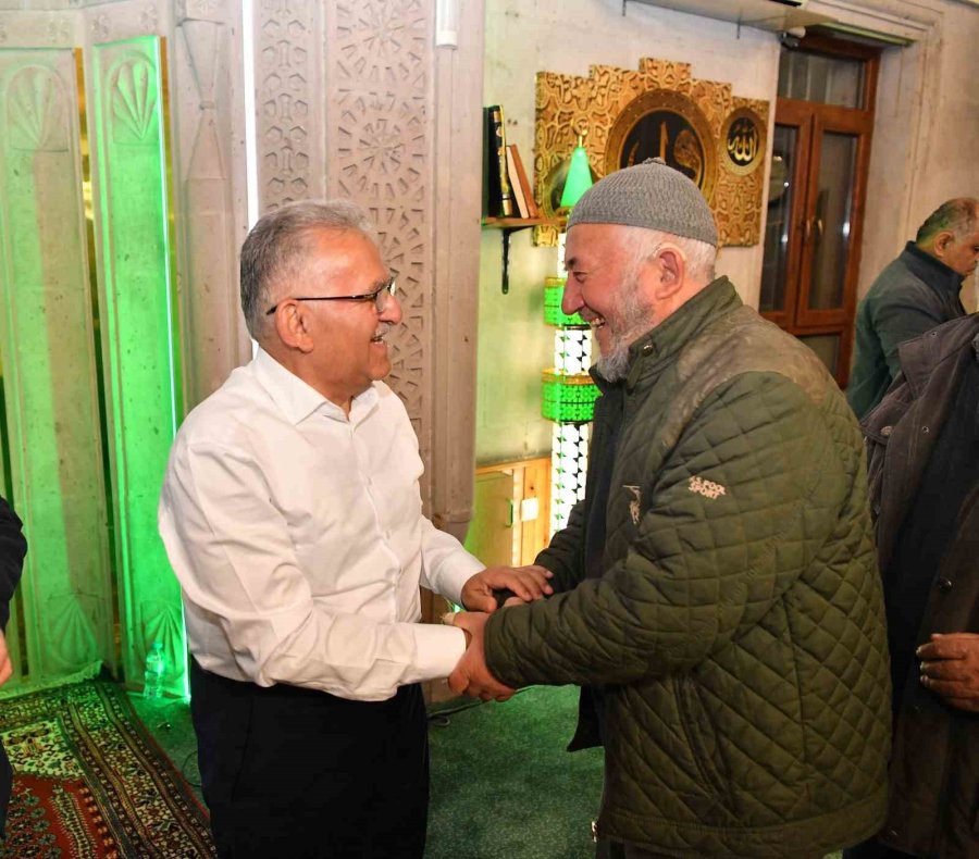 Büyükkılıç’tan Teravih Sonrası Esnaf Ve Vatandaş Buluşması