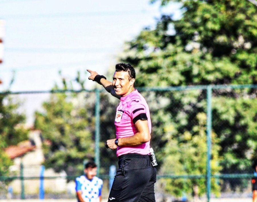 Alim Kandemir Faal Futbol Hakemliğini Bıraktı