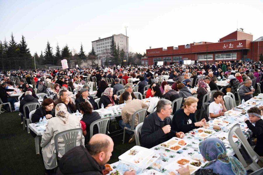 6 Bin Kişi Aynı Sofrada Buluştu