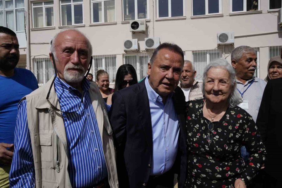 Başkan Böcek: "seçimlerin Antalya’ya Hayırlı Olmasını Dilerim"