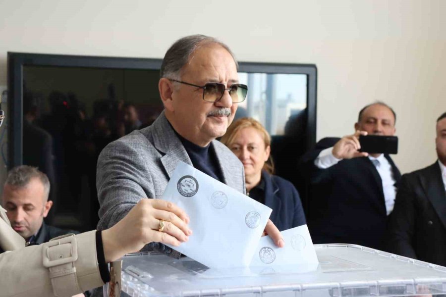 Bakan Özhaseki: “insanların Siyasi Tercihi Başımızın Üstünde”