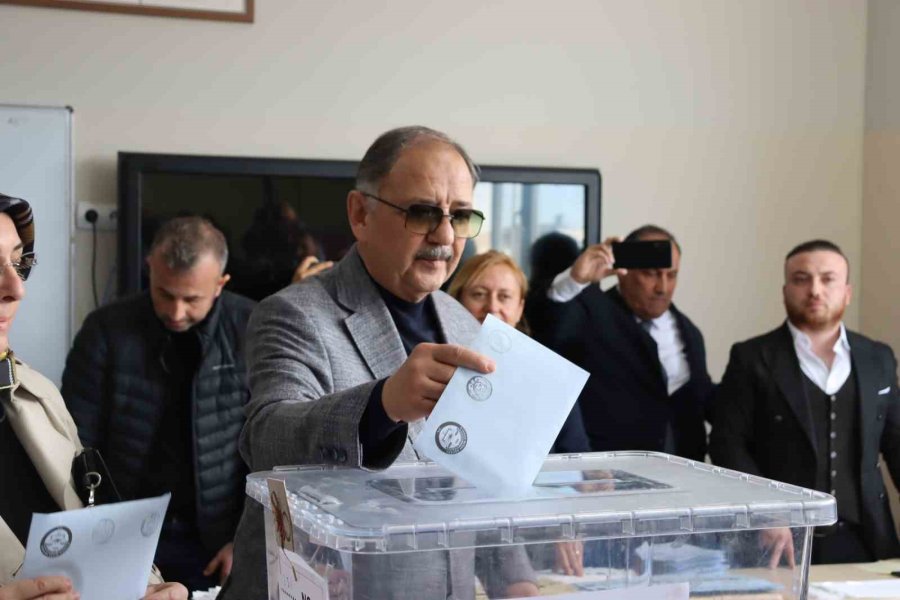 Bakan Özhaseki: “insanların Siyasi Tercihi Başımızın Üstünde”