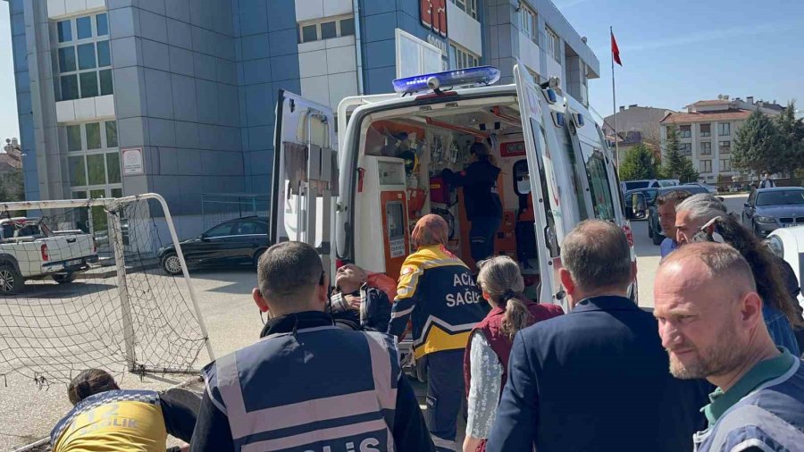 Yaşlı Adam Kalp Krizi Geçirirken Büyükerşen’i Alkışladılar