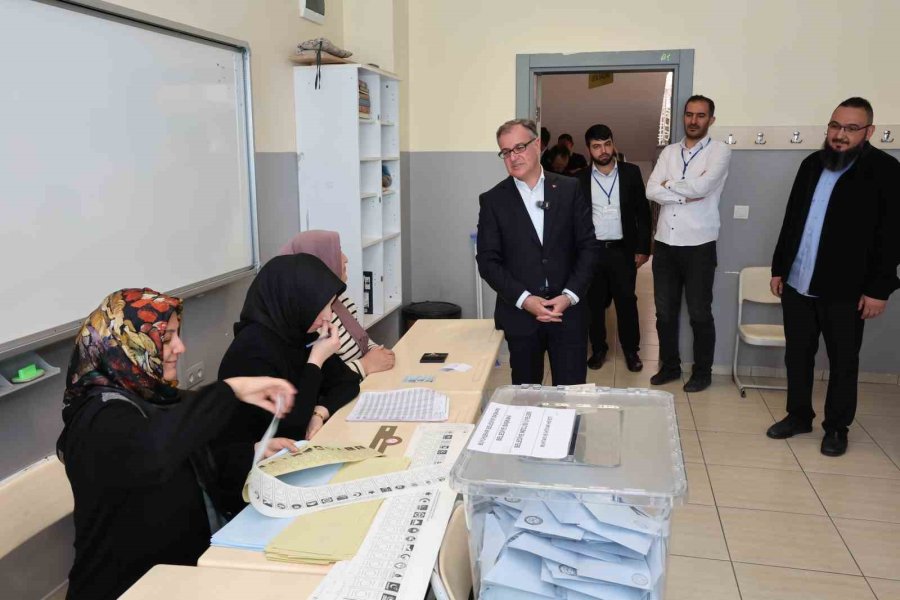 Başkan Özdoğan: “demokrasi Şöleni İçerisinde Geçen Bir Seçim Gününü Yaşıyoruz”